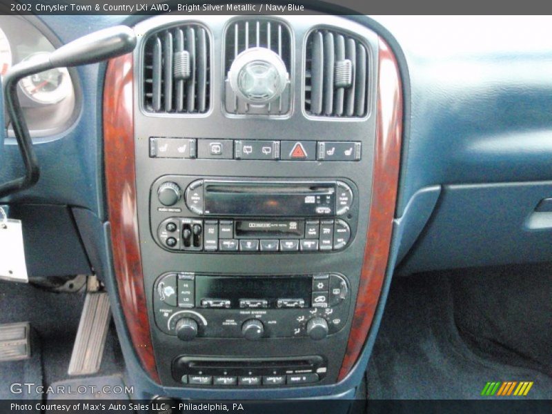 Bright Silver Metallic / Navy Blue 2002 Chrysler Town & Country LXi AWD