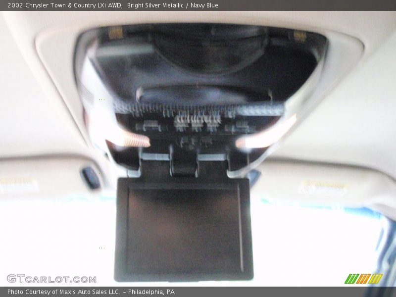 Bright Silver Metallic / Navy Blue 2002 Chrysler Town & Country LXi AWD