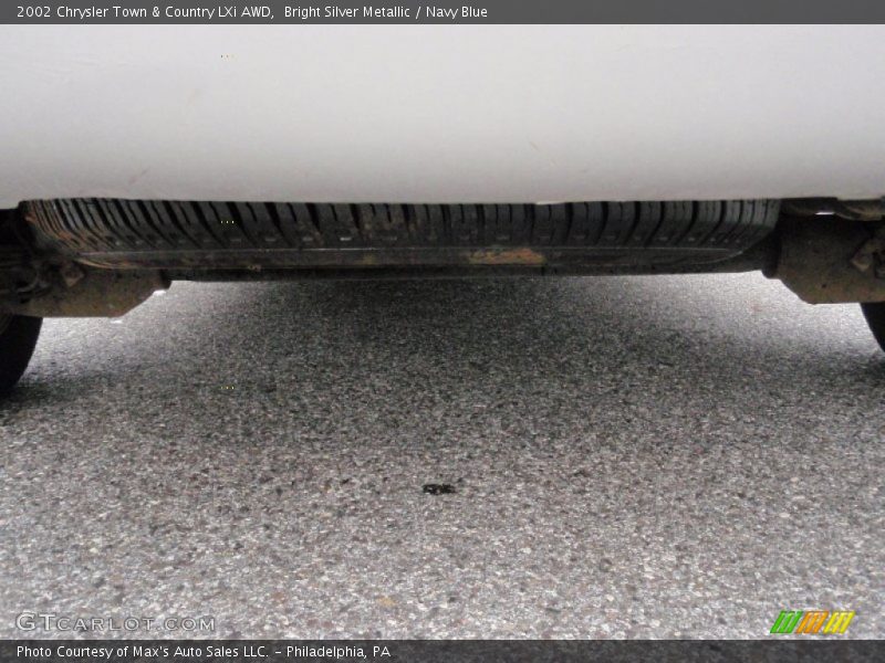 Bright Silver Metallic / Navy Blue 2002 Chrysler Town & Country LXi AWD