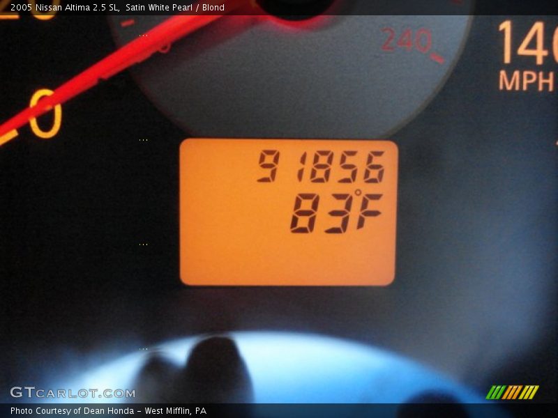 Satin White Pearl / Blond 2005 Nissan Altima 2.5 SL