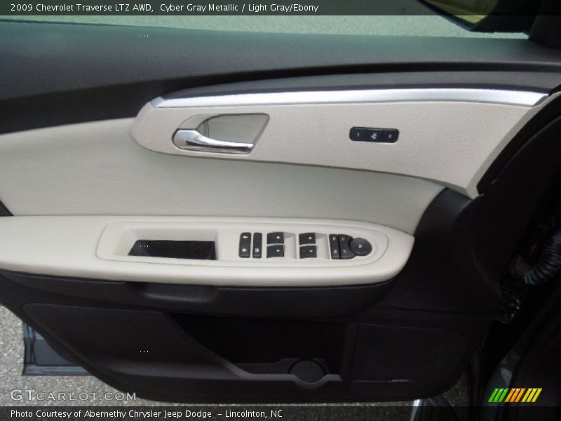 Cyber Gray Metallic / Light Gray/Ebony 2009 Chevrolet Traverse LTZ AWD
