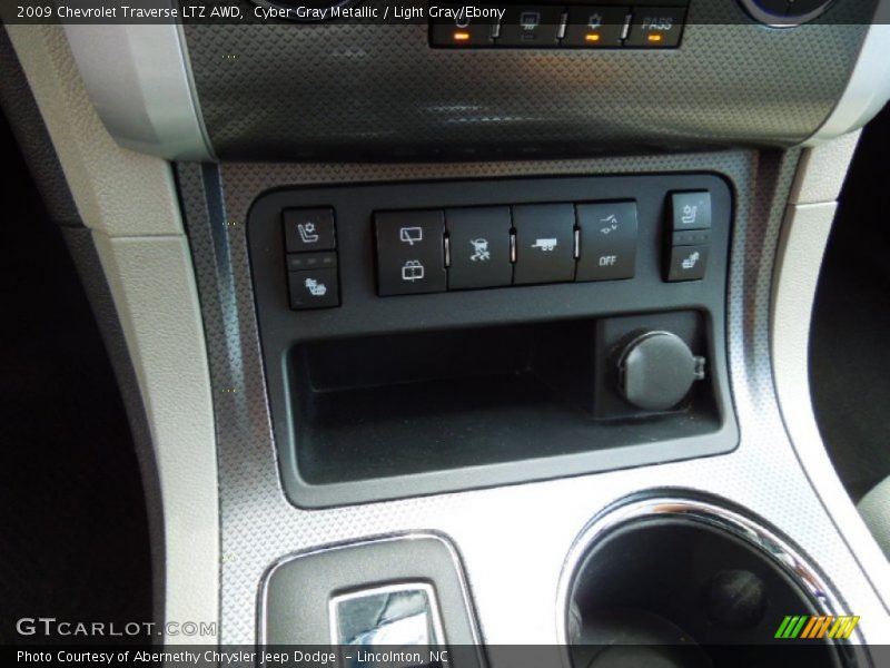 Cyber Gray Metallic / Light Gray/Ebony 2009 Chevrolet Traverse LTZ AWD