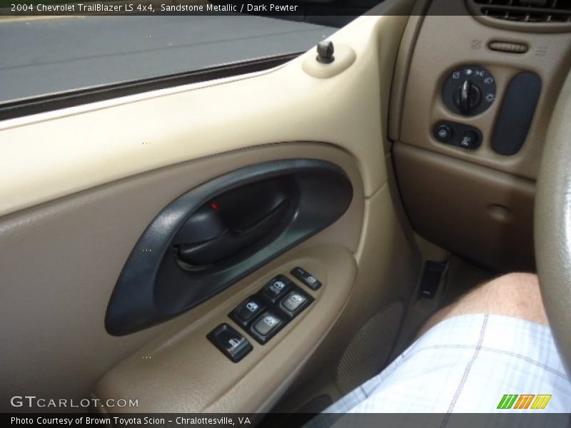 Sandstone Metallic / Dark Pewter 2004 Chevrolet TrailBlazer LS 4x4