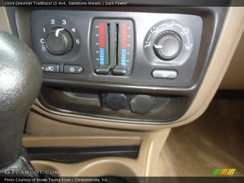 Sandstone Metallic / Dark Pewter 2004 Chevrolet TrailBlazer LS 4x4