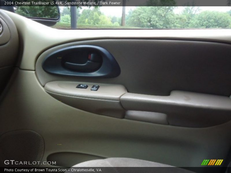 Sandstone Metallic / Dark Pewter 2004 Chevrolet TrailBlazer LS 4x4