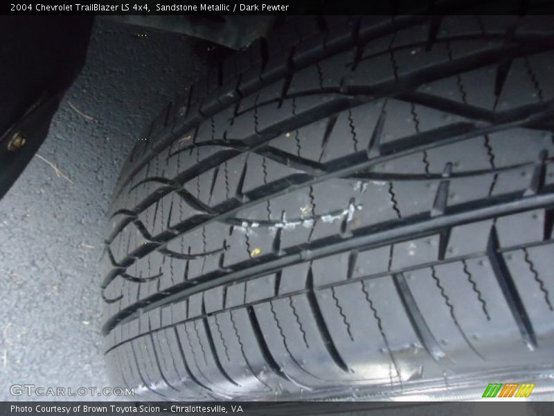 Sandstone Metallic / Dark Pewter 2004 Chevrolet TrailBlazer LS 4x4