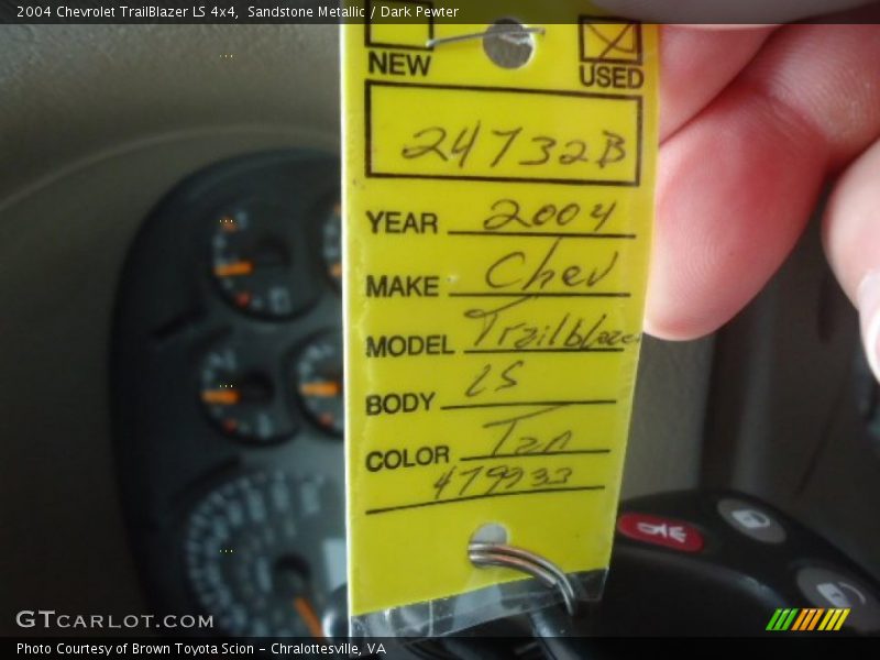 Sandstone Metallic / Dark Pewter 2004 Chevrolet TrailBlazer LS 4x4