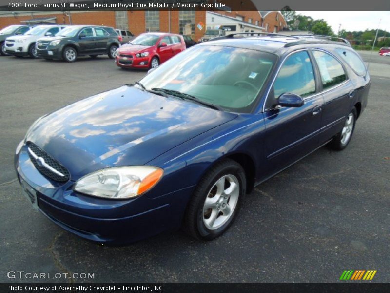 Front 3/4 View of 2001 Taurus SE Wagon