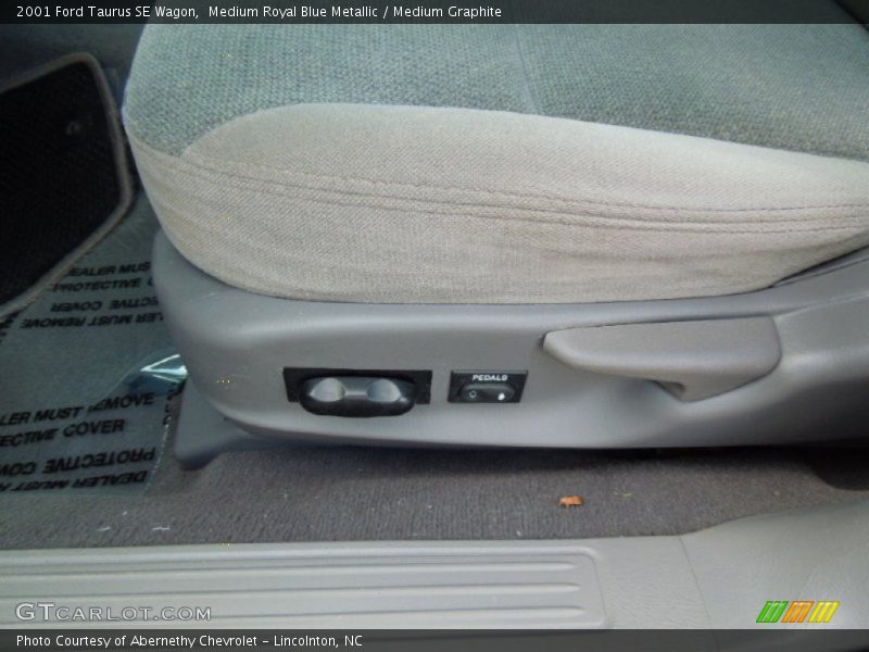 Medium Royal Blue Metallic / Medium Graphite 2001 Ford Taurus SE Wagon