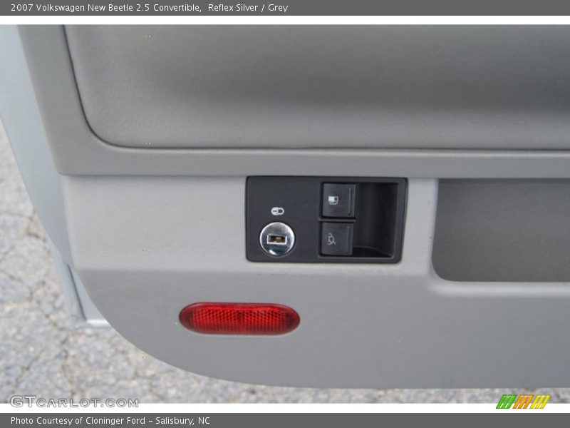 Reflex Silver / Grey 2007 Volkswagen New Beetle 2.5 Convertible