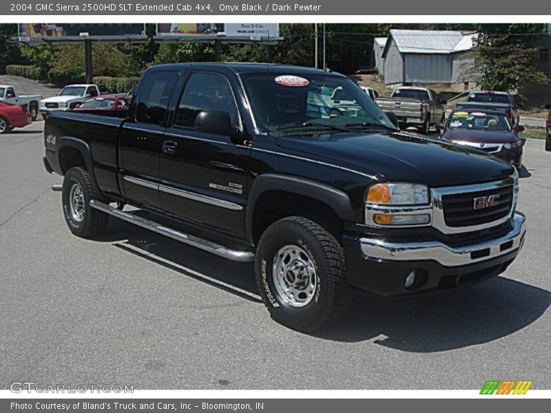Front 3/4 View of 2004 Sierra 2500HD SLT Extended Cab 4x4