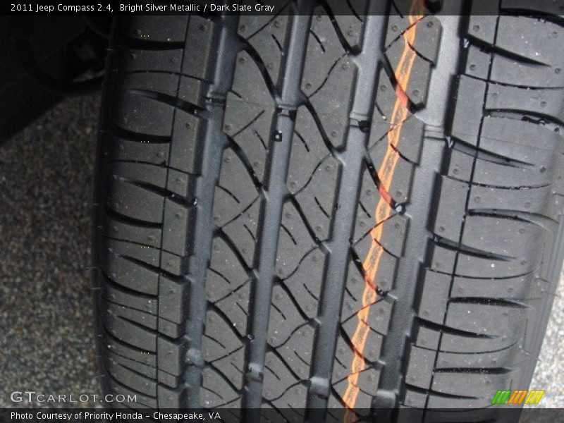 Bright Silver Metallic / Dark Slate Gray 2011 Jeep Compass 2.4