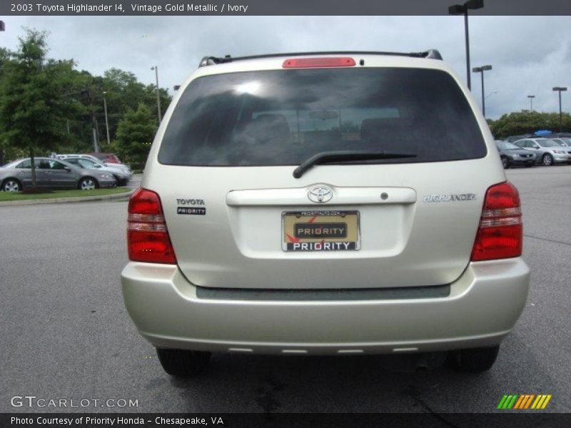 Vintage Gold Metallic / Ivory 2003 Toyota Highlander I4