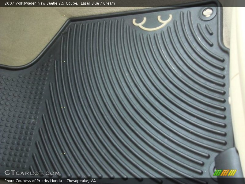 Laser Blue / Cream 2007 Volkswagen New Beetle 2.5 Coupe