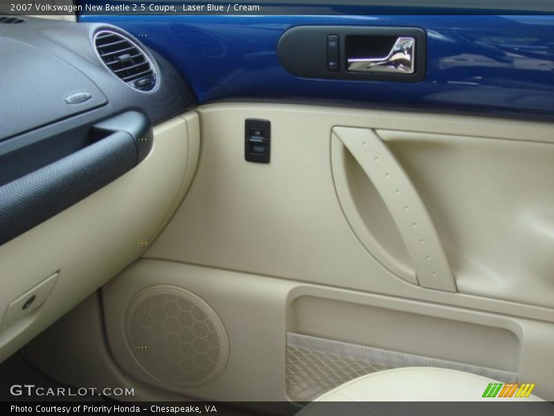 Laser Blue / Cream 2007 Volkswagen New Beetle 2.5 Coupe