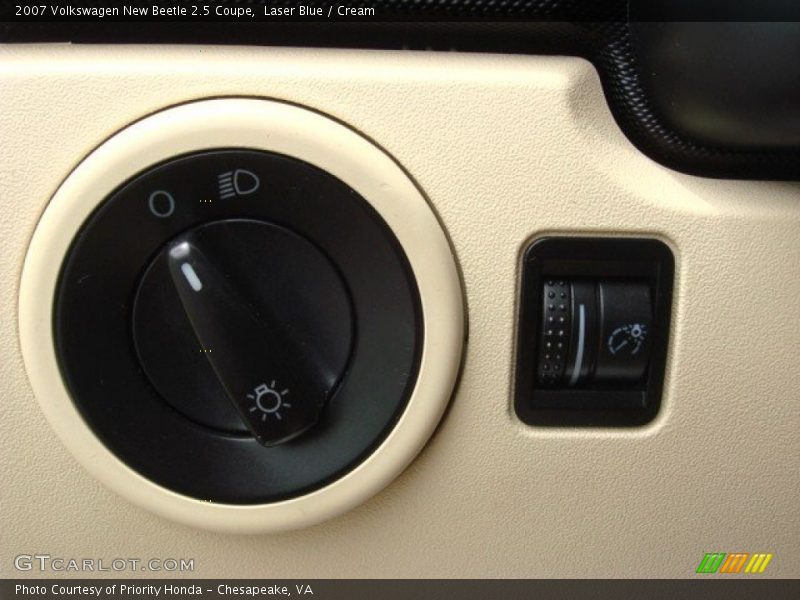 Laser Blue / Cream 2007 Volkswagen New Beetle 2.5 Coupe