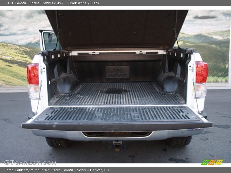 Super White / Black 2011 Toyota Tundra CrewMax 4x4
