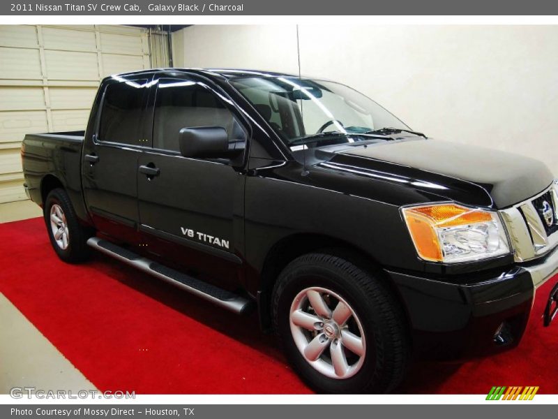 Galaxy Black / Charcoal 2011 Nissan Titan SV Crew Cab
