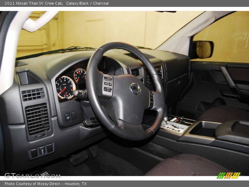 Galaxy Black / Charcoal 2011 Nissan Titan SV Crew Cab