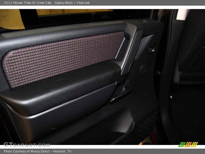 Galaxy Black / Charcoal 2011 Nissan Titan SV Crew Cab