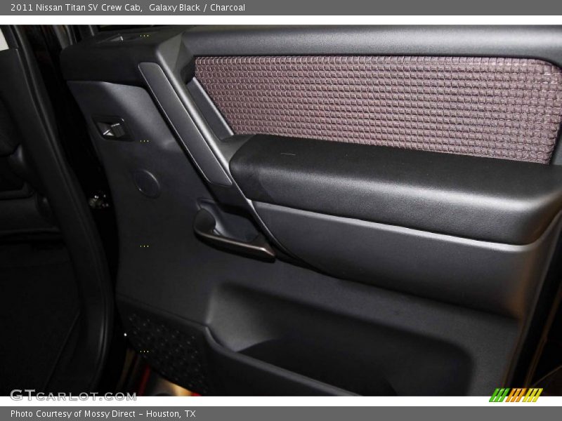 Galaxy Black / Charcoal 2011 Nissan Titan SV Crew Cab