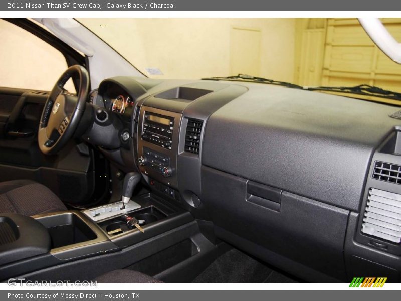 Galaxy Black / Charcoal 2011 Nissan Titan SV Crew Cab