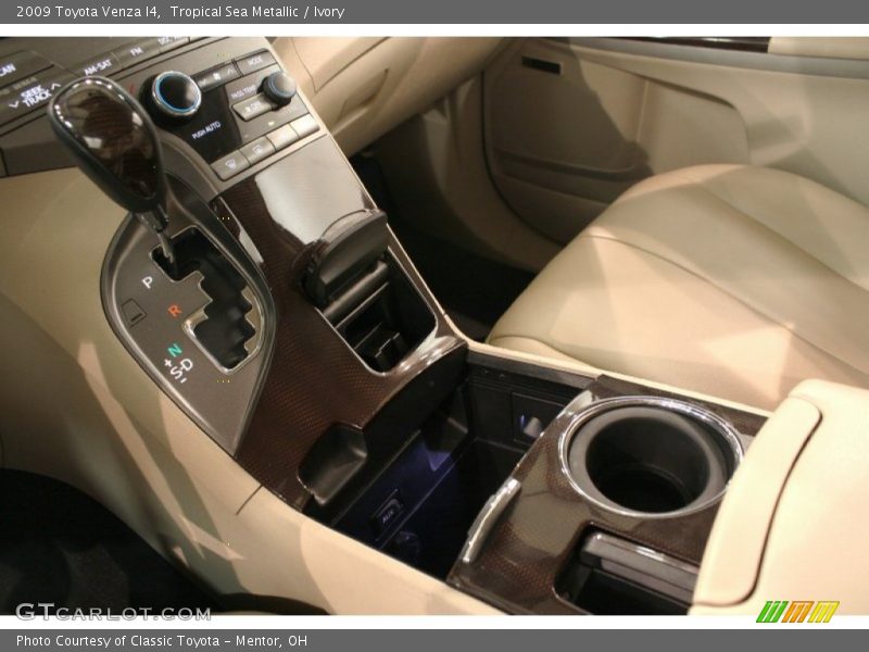 Tropical Sea Metallic / Ivory 2009 Toyota Venza I4