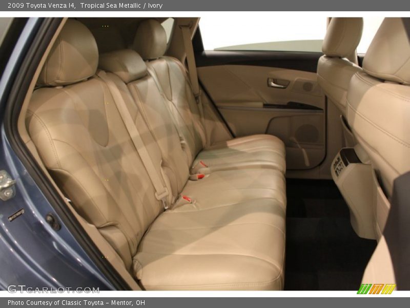Tropical Sea Metallic / Ivory 2009 Toyota Venza I4
