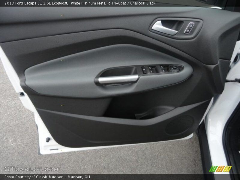 White Platinum Metallic Tri-Coat / Charcoal Black 2013 Ford Escape SE 1.6L EcoBoost