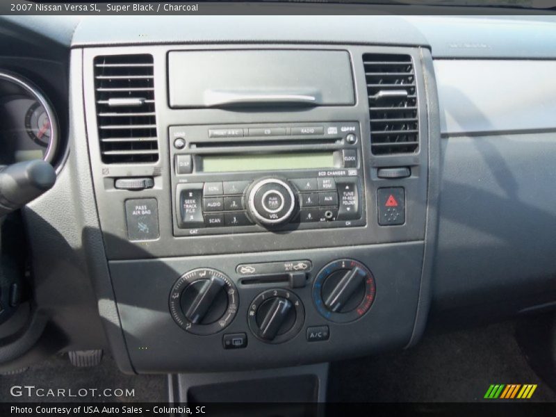 Super Black / Charcoal 2007 Nissan Versa SL