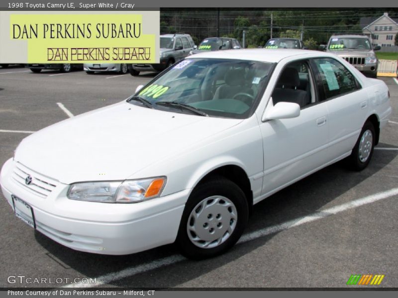 Super White / Gray 1998 Toyota Camry LE