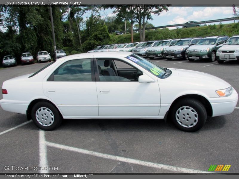 Super White / Gray 1998 Toyota Camry LE