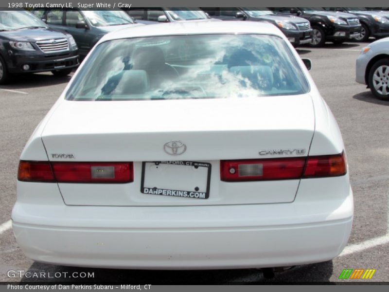 Super White / Gray 1998 Toyota Camry LE