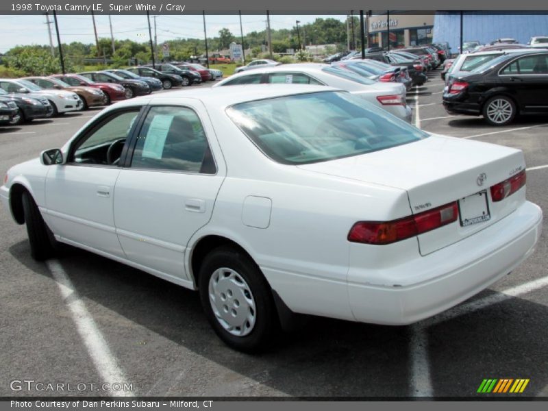 Super White / Gray 1998 Toyota Camry LE