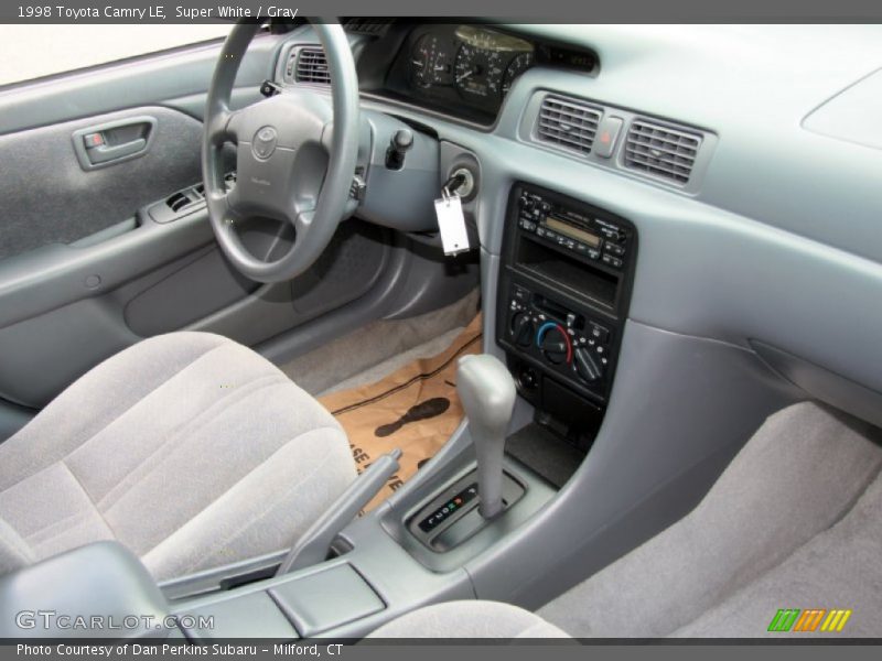 Super White / Gray 1998 Toyota Camry LE
