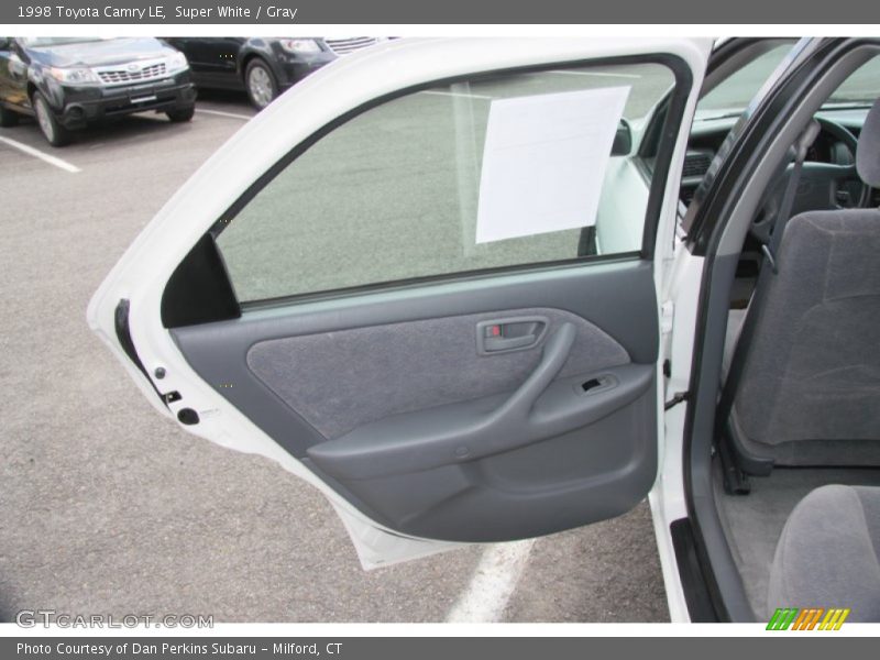 Super White / Gray 1998 Toyota Camry LE