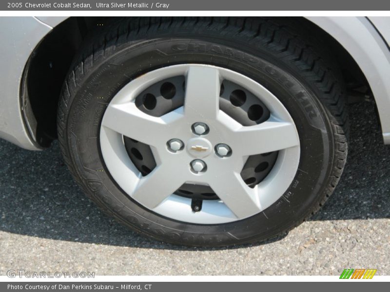 Ultra Silver Metallic / Gray 2005 Chevrolet Cobalt Sedan