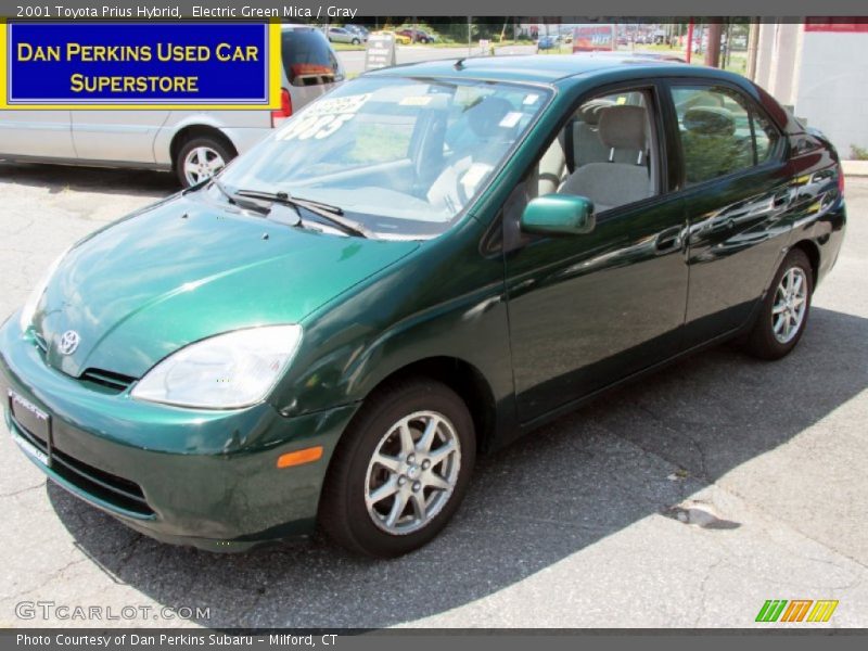 Electric Green Mica / Gray 2001 Toyota Prius Hybrid
