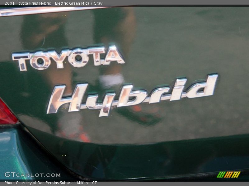 Electric Green Mica / Gray 2001 Toyota Prius Hybrid