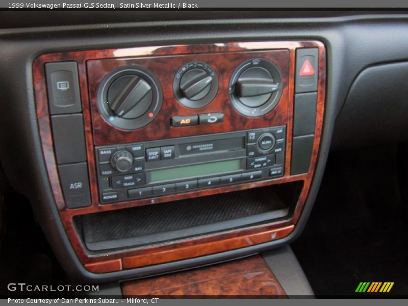 Satin Silver Metallic / Black 1999 Volkswagen Passat GLS Sedan