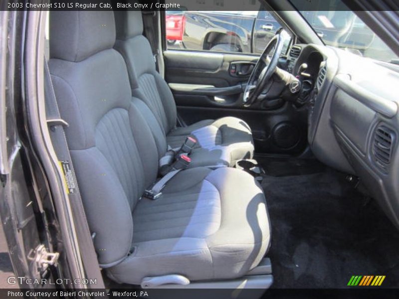 Black Onyx / Graphite 2003 Chevrolet S10 LS Regular Cab