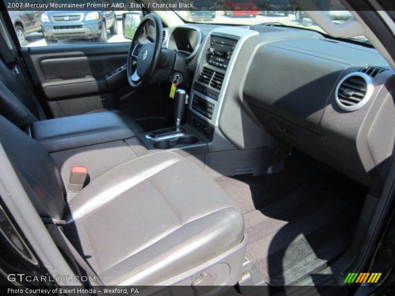 Black / Charcoal Black 2007 Mercury Mountaineer Premier AWD