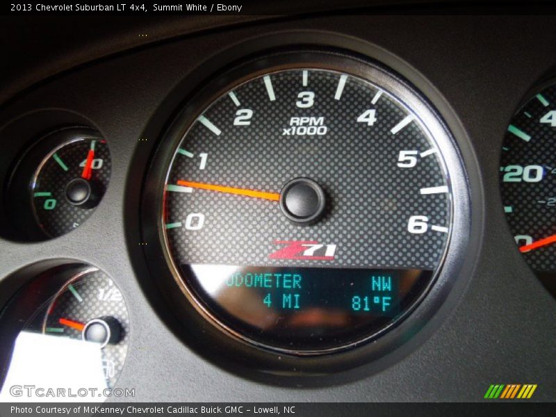 Summit White / Ebony 2013 Chevrolet Suburban LT 4x4