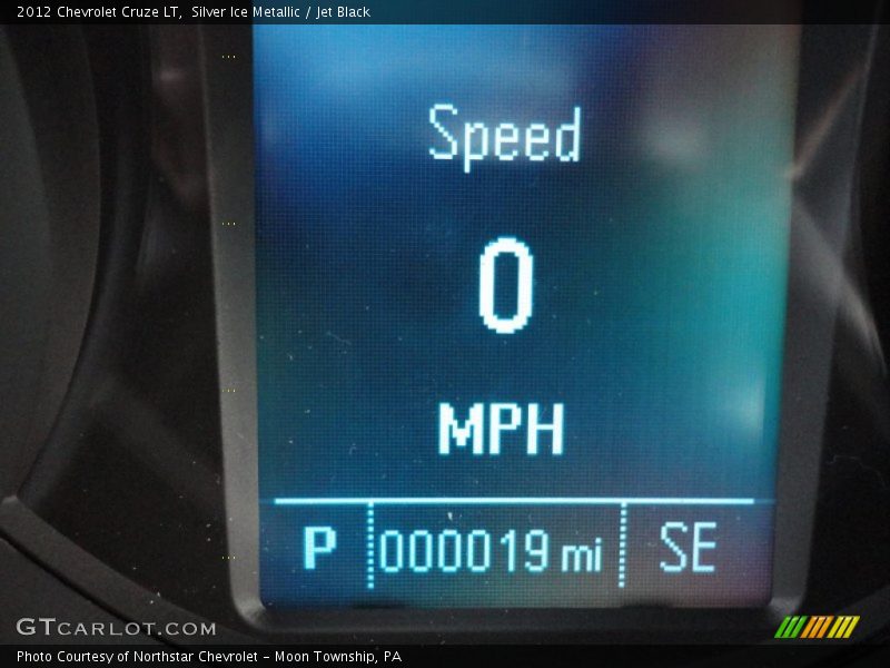 Silver Ice Metallic / Jet Black 2012 Chevrolet Cruze LT
