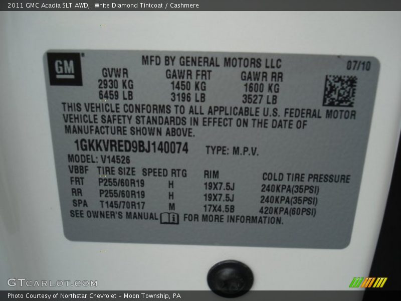 White Diamond Tintcoat / Cashmere 2011 GMC Acadia SLT AWD