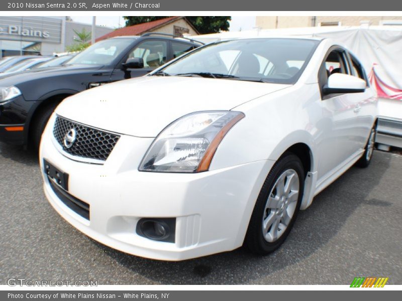 Aspen White / Charcoal 2010 Nissan Sentra 2.0 SR