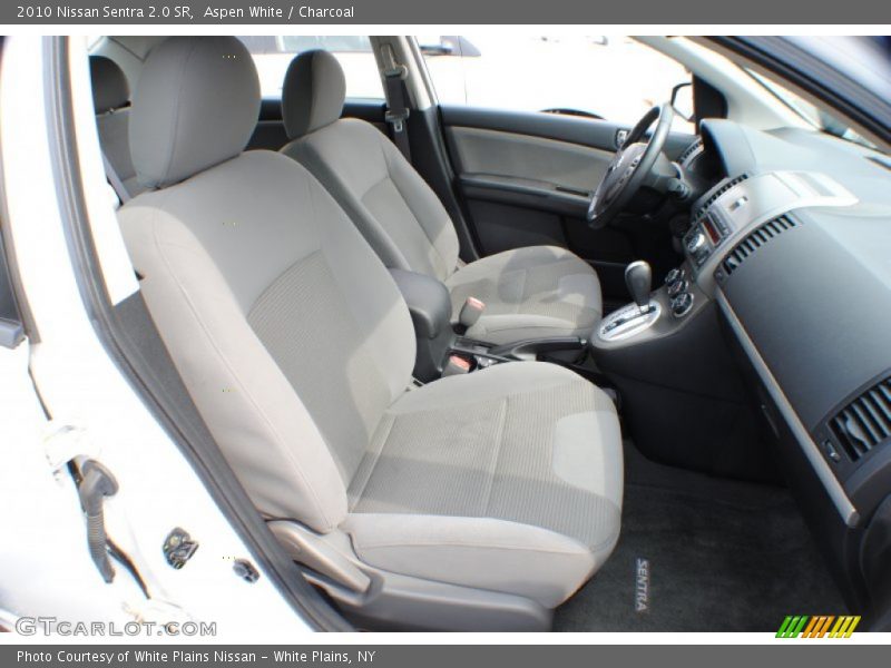 Aspen White / Charcoal 2010 Nissan Sentra 2.0 SR