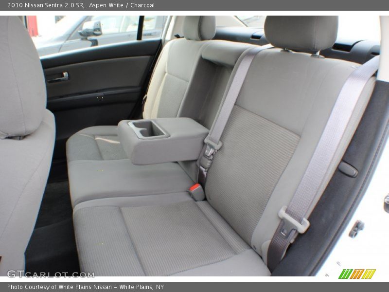 Aspen White / Charcoal 2010 Nissan Sentra 2.0 SR