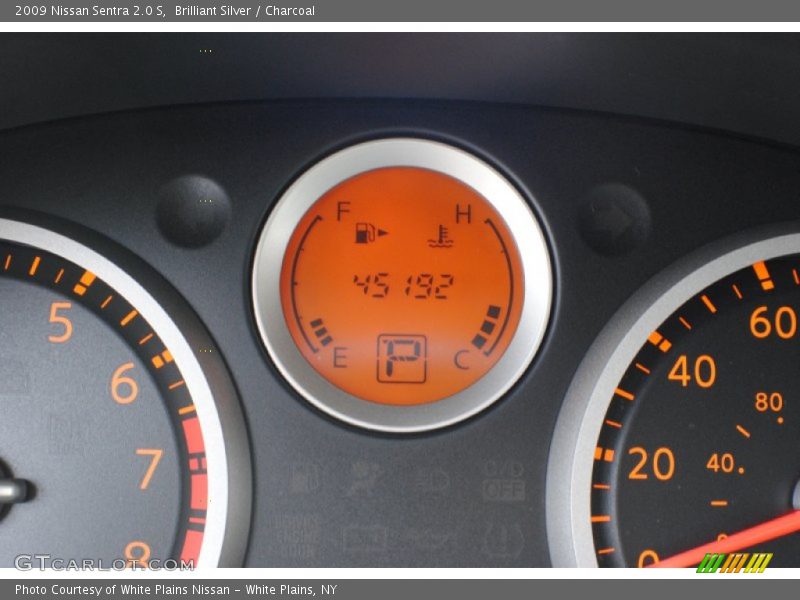 Brilliant Silver / Charcoal 2009 Nissan Sentra 2.0 S