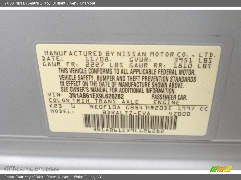 Brilliant Silver / Charcoal 2009 Nissan Sentra 2.0 S